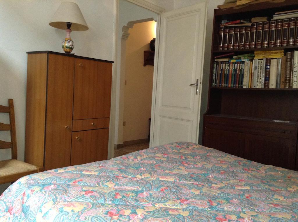 Casa Sara Villa Viareggio Rum bild